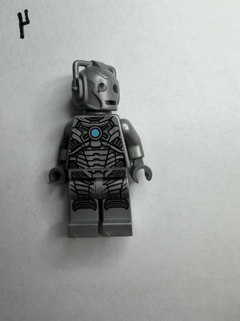 LEGO - CYBERMAN - MINIFIGURE FROM DOCTOR WHO 2015