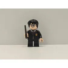 LEGO Harry Potter Minifigure hp281 Gryffindor Robe Clasped Wand New