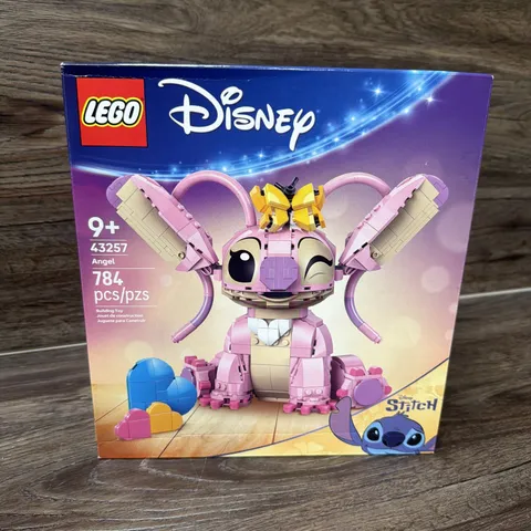 LEGO Disney Lilo & Stitch 784 Pieces 43257 NEW In Box 