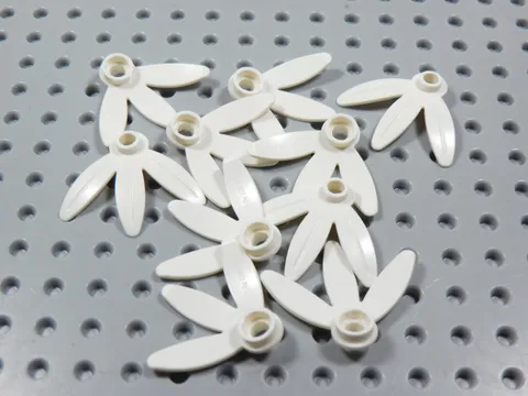 LEGO Lot of 10 White 1x1 Round Plate w/ 3 Thin Leaves Plant Minifig BQ