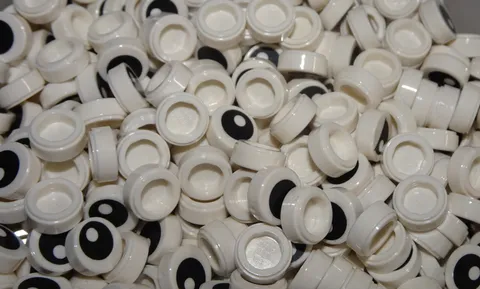 LOT OF 50 = LEGO White Round  Black Eye & White Pupil Eyes = ( 22-10 98/38 )