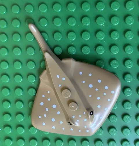 Lego New Dark Tan Manta Ray Stingray with Two Studs with Eyes Sea Life Animal