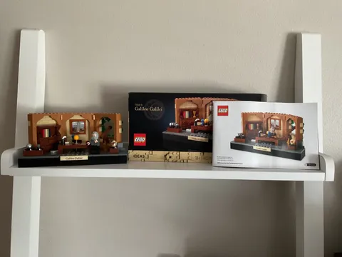 LEGO Ideas Tribute to Galileo Galilei 40595 Limited Edition Full Set & Figure