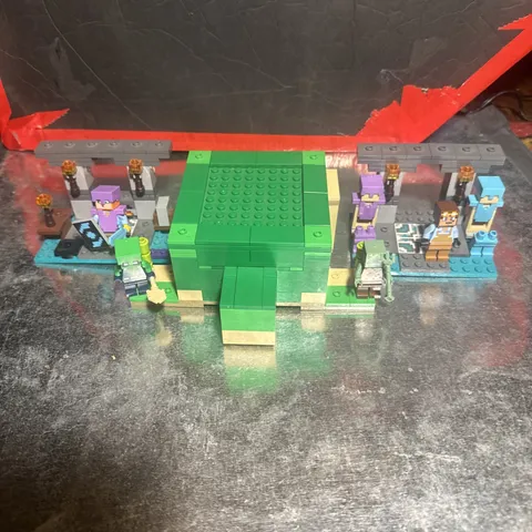Minecraft The Armory Set 21252 And Turtle Beach House Set 21254