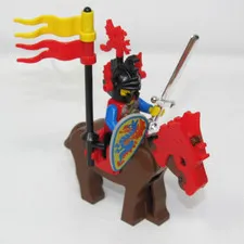 Lego Castle Minifigure CAS017A Dragon Knights Knight 2 Red Plumes Horse sword