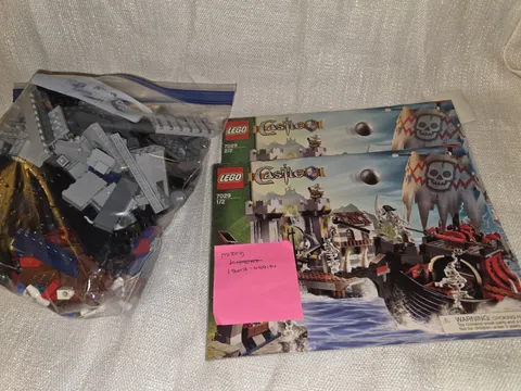 LEGO 7029 Castle Fantasy Era Skeleton Ship Attack 2007 99% Complete 1 Sword