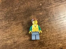 Lego City Harbor Angler Female White & Green Sweatshirt (cty0713) Minifigure