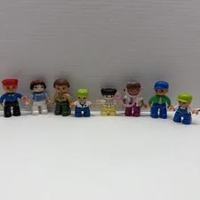 Lego Duplo Figures Lot Of 8 EUC.  Doc Mcstuffins Snow White And More Mixed Sets