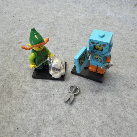 LEGO Minifigures Series 23 Holiday Elf & Cardboard Robot Lot