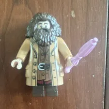 LEGO Plastic Minifigure Figure w/ Gray Hair/Beard and Umbrella Accessory