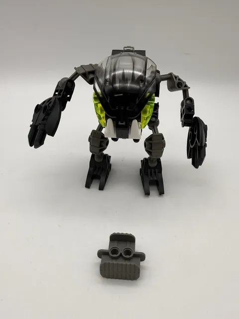 LEGO Bionicle Nuhvok 8561 Incomplete 38 Parts No Mask No Elastic No Manual