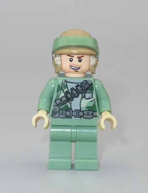 LEGO Star Wars Endor Rebel Commando minifigure 9489
