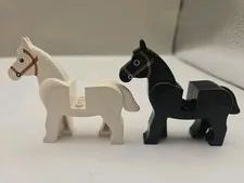 Lego Minifigs Horses White 4493 Black 4494 Castle Kingdom Pair Lot (2)