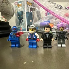 LEGO Minifigures Lot of 4 Assorted Characters Plastic Minifigure