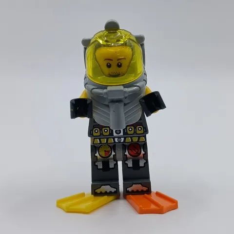 LEGO Divers Minifigure Diver w/ Trans-Yellow Helmet & Yellow/Orange Flippers