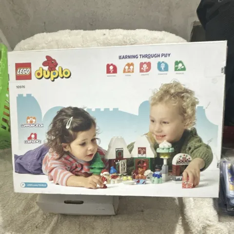 LEGO DUPLO 10976 Santa's Gingerbread House Santa Complete Set 50 pcs 2+