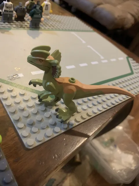 LEGO JURASSIC WORLD 75934 Dilophosaurus Minifigure Dilo03 Dinosaur Only NEW