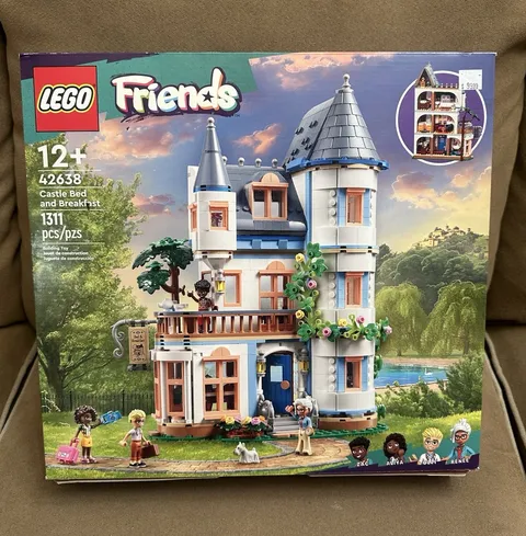 LEGO Friends 42638 Castle Bed and Breakfast 1311pc Set w/ Brick Separator