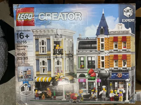 LEGO Creator Expert: Assembly Square (10255)