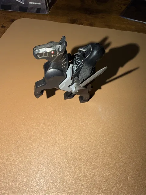LEGO Lord of the Rings Ringwraith Nazgul Minifigure + Black Horse + Sword 9472