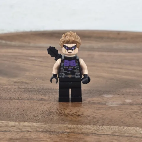 LEGO Avengers Hawkeye Dark Purple Suit Quiver Goggles Minifigure sh0626 76143