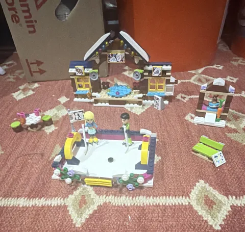 LEGO Friends 41322 Snow Resort Ice Rink 307pc Incomplete No Box Stephanie