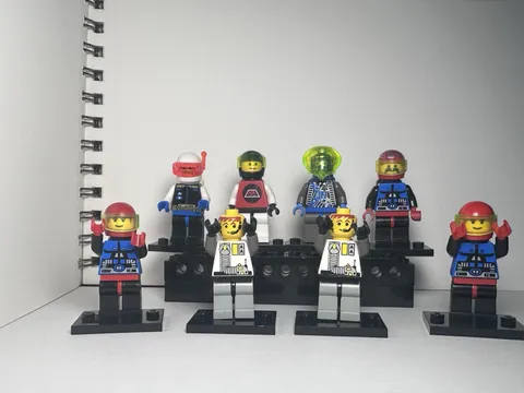 LEGO Minifigure Lot of 90s space themed minifigures