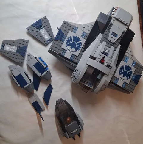 Par Lego Partial Build Quinjet Aerial Battle 6869 Used w/ Black Widow Minifigure
