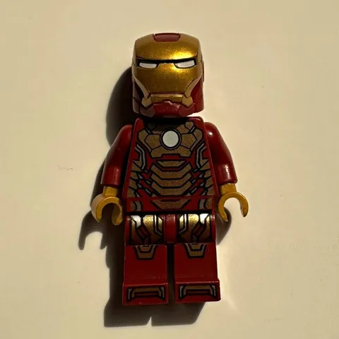 LEGO Marvel Superhero’s Iron Man Mark 42 Minifigure