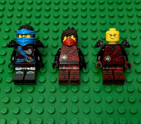 LEGO NINJAGO Hands of Time Kai and Nya-Missing Mask