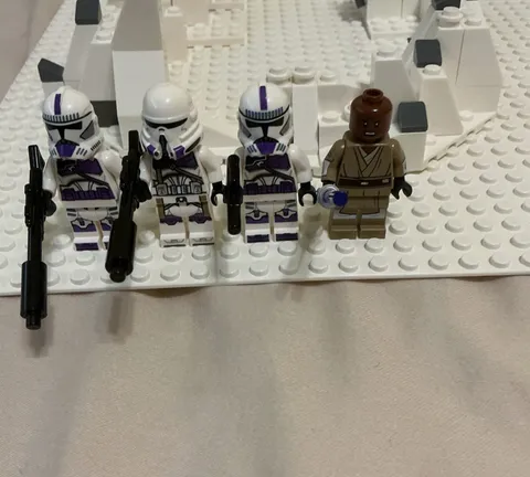 LEGO Star Wars 187th Legion Clone Trooper Lot Commander Purple Clones