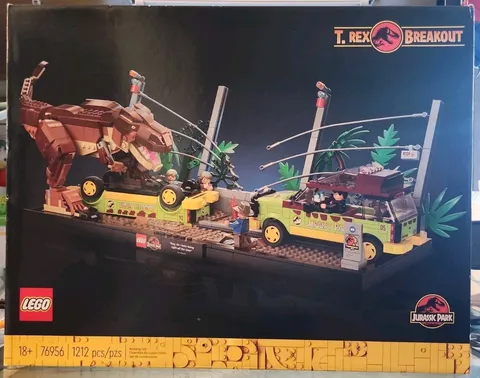 LEGO Jurassic World: T. rex Breakout (76956)