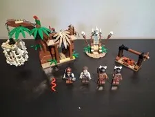 LEGO Pirates of the Caribbean 4182: The Cannibal Escape (missing 1 green snake)