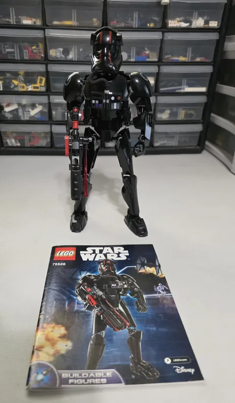 LEGO Star Wars: Elite TIE Fighter Pilot (75526): With Instructions 