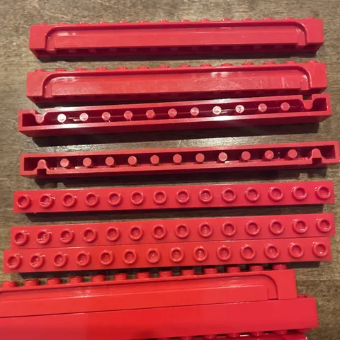 LEGO Lot of 10 City  4217 RED Brick  1x14 Grooved Firehouse Station Garage Door