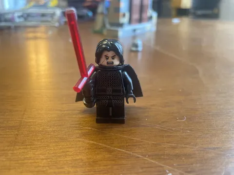 LEGO Star Wars: Kylo Ren W/ Lightsaber, Cape  - sw0859 set 75179