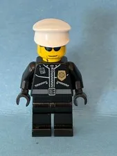 LEGO City Minifig cty0174 - Police Officer - Light Scratches/No Cracks