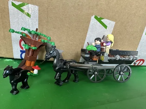 LEGO 76400 - Harry Potter: Hogwarts Carriage and Thestrals - Complete - Retired