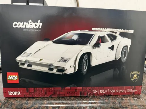 LEGO Icons Lamborghini Countach 5000 Quattrovalvole (10337)
