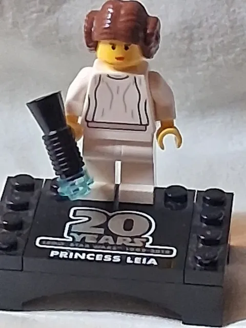 LEGO Princess Leia 20th Anniversary Yellow Face White Dress sw1022 75243