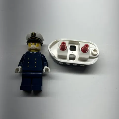 LEGO Ferry Captain, Series 23 CMF MINIFIGURE NEW RARE COLLECTIBLE MINI FIG 