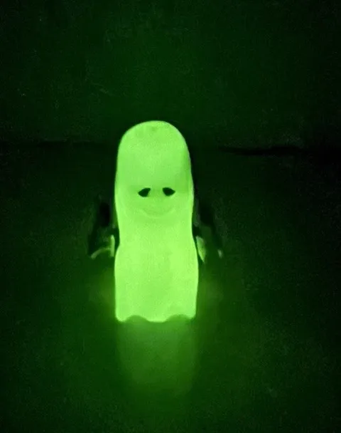 Vintage 1990 LEGO Castle Ghost Minifigure GEN002 Glow in Dark GITD Original