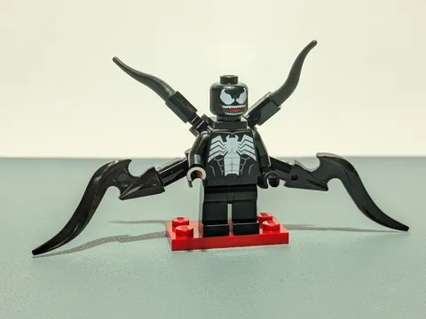 Lego Marvel Comics Minifigure VENOM Spider-Man vs. Venom Muscle Car