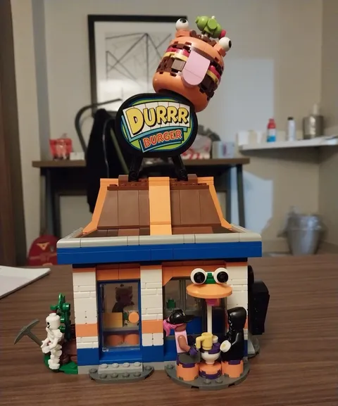 LEGO Fortnite 77076 Durrr Burger Restaurant Set 546pcs w/ Minifigures