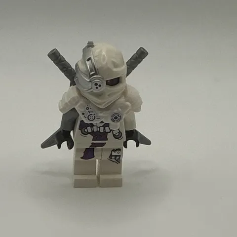 LEGO Ninjago White Nindroid General Cryptor Minifigure Bricktober 2017 Exclusive