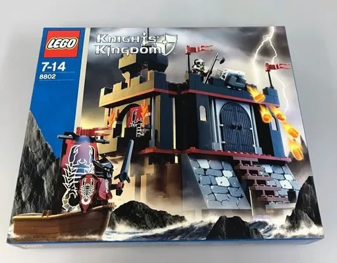 LEGO 8802 Dark Fortress Landing Knight's Kingdom Set
