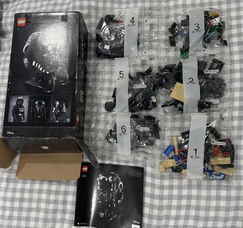 LEGO Star Wars: Tie Fighter Pilot Helmet (75274)