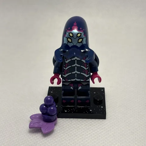 LEGO 71046 Series 26 Collectible Minifigures Alien Beetlezoid 