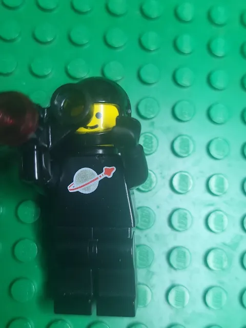 LEGO Rare Vintage Minifigure sp003 Classic Space, Black with Air Tanks 6971 6985