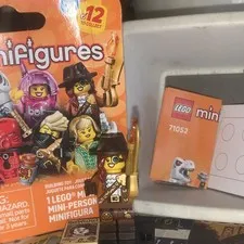 LEGO MINIFIGURES Series 29 Minifigure Plastic Age 5+   Huntress series  29 71052